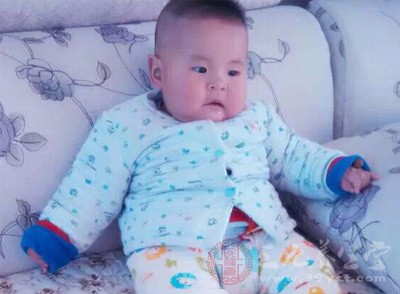 一岁小孩发烧_小孩发烧怎么办