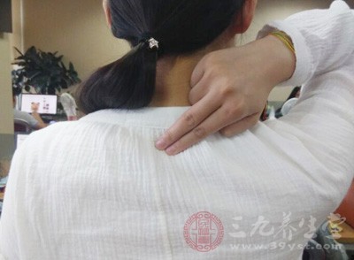 保健按摩好在空气流通、温度适宜的室内进行