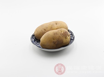 发芽或未成熟的马铃薯