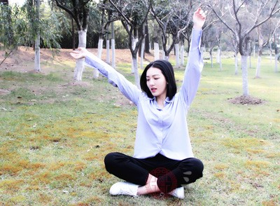 下面的三个小方法建议久坐一族不妨试试 下面的三个小方法建议久坐一族不妨试试