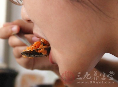 食物要尽量的选择一些清淡性的食物来保护自己的味觉