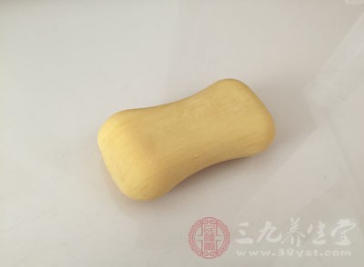 用香皂除鞋柜里的臭味