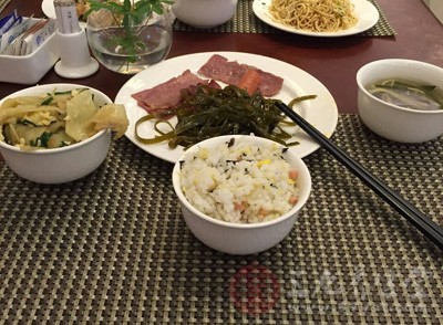 每次进食都会引起血糖波动 每次进食都会引起血糖波动