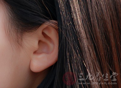 耳朵发热是怎么回事 耳朵发热的原因
