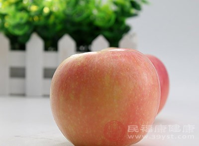 红富士苹果2个(中等大小)