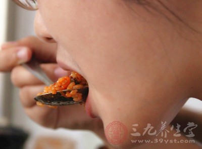 不宜吃高脂、高糖及高膽固醇的食物