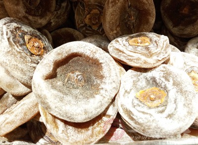 柿饼川贝粉柿饼两个