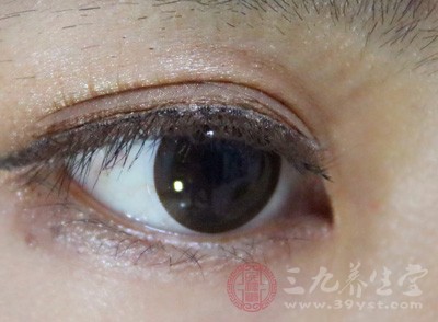 黑眼圈是怎么回事