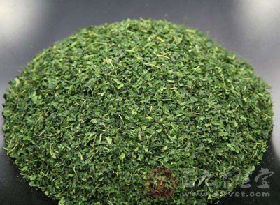 他选择将桑叶茶的生产商以及经营者广东宝桑园健康食品有限公司告上法院