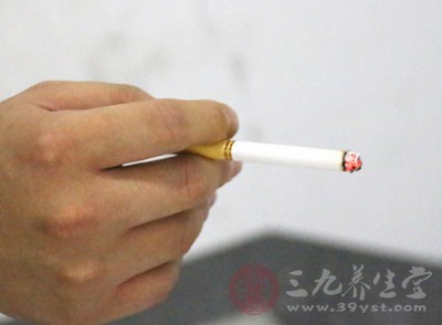 北京职高学生吸烟率达两成 学生吸烟呈低龄化