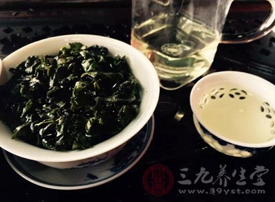 茶葉中富含一定的維生素C，準(zhǔn)媽媽懷孕期間可以喝茶，但不是所有的茶都適合孕期喝