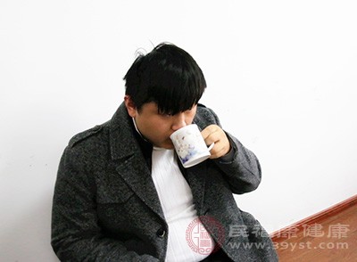 补水分：每天2000ml防头痛头晕