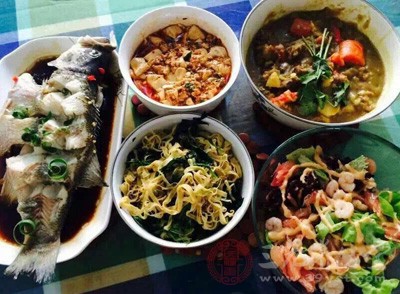 就可以考虑自己的伙食问题了,因此晚上就会吃的又多又好
