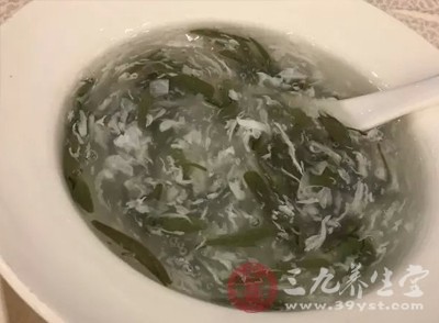 紫菜中含有豐富的紫菜多糖，胡蘿卜素和維生素等高營養(yǎng)物質