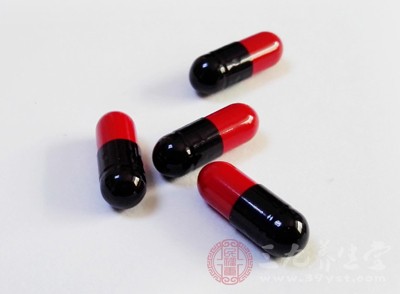 阿强最厉害时一次就要吃上10盒的止痛药 阿强最厉害时一次就要吃上10盒的止痛药