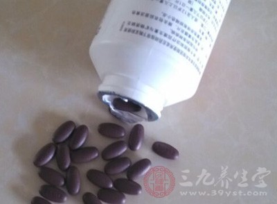 堿性食物包括：豆類、蔬菜、水果、鮮牛奶、谷物、茶、海帶、海藻、酵母、碘、鈣