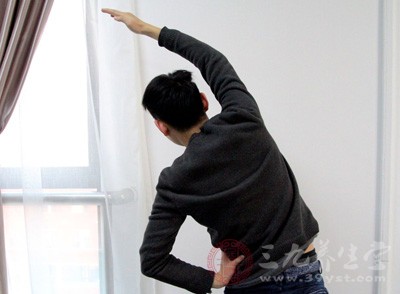 随着年龄的增大,人的骨骼往往会变细 随着年龄的增大,人的骨骼往往会变细