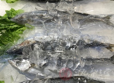 要堅持經(jīng)常喝、攝入魚、蝦等食物