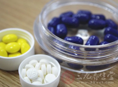 以根据医嘱给宝宝吃一些妈咪爱或者乳酶生