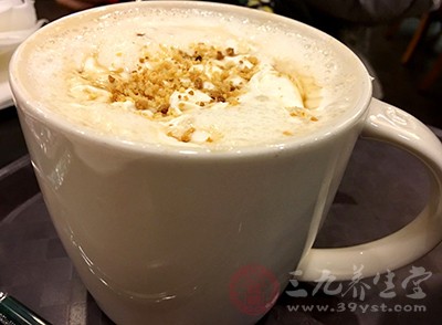 少喝浓茶、咖啡，不喝酒、不抽烟