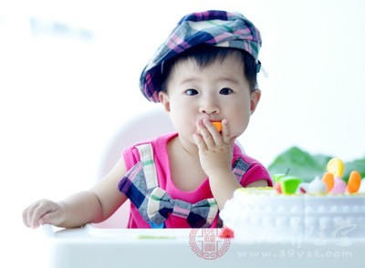 一些父母给宝宝吃的自制辅食过于精细