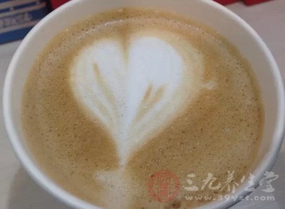 忌睡前飲濃茶、喝咖啡