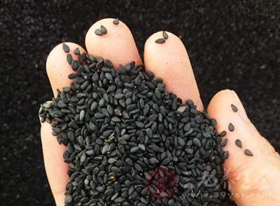 哺乳期掉头发厉害怎么办 吃这些可护发(2) - 孕