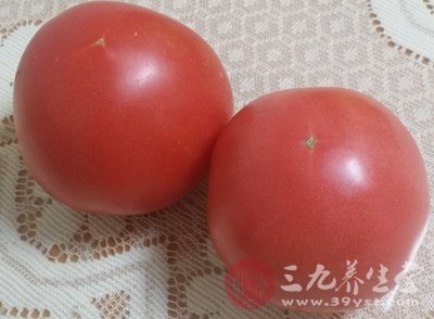 西紅柿——前列腺癌、乳腺癌，西紅柿里面含有的西紅柿素能夠防癌、抗癌作用的細(xì)胞素的分泌，激活淋巴細(xì)胞對癌細(xì)胞的溶解作用