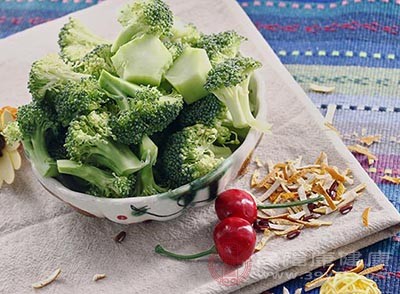 西兰花中富含的胡萝卜素可促进身体胃肠的健康和消化