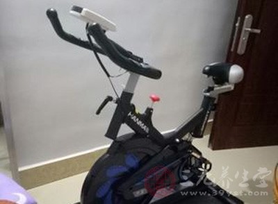 动感单车是一项适合年轻人的运动 动感单车是一项适合年轻人的运动