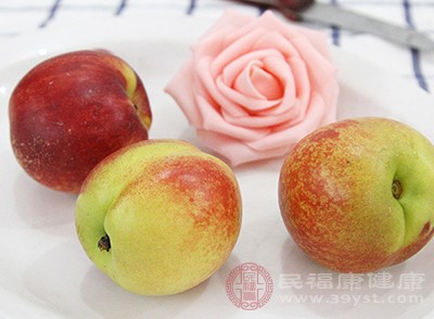 桃子的好处 常吃它能够强身健体