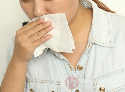 普通感冒发作的典型症状便是水样涕伴随喷嚏和鼻塞