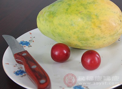 木瓜不能和什么一起吃 和这种食物食用会导致腹痛