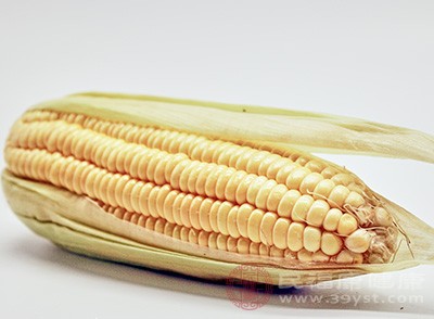玉米作为粗粮的一种，营养丰富