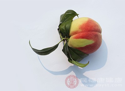 在这个时候，适当的食用些桃子能够起到促进食欲的效果