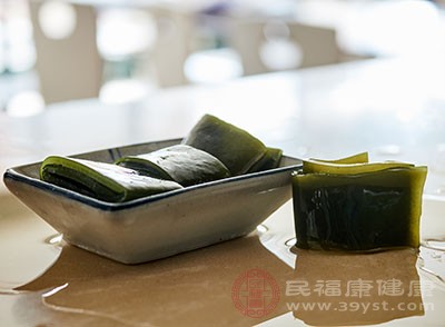 海带中含有大量不饱和脂肪酸与纤维素