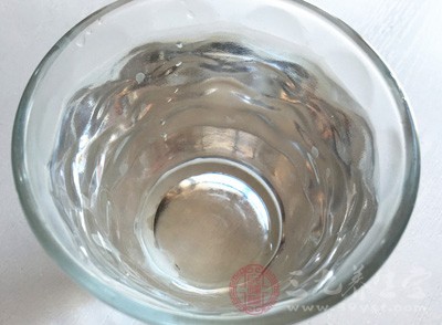 痔瘡手術(shù)后要有充足的飲水量