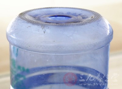 陰陽(yáng)水可能是飲水機(jī)里的水