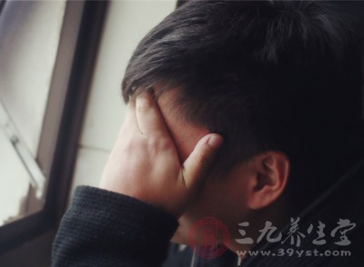 可有耳鸣等症，但以神疲、失眠、健忘、头晕痛等为主要表现