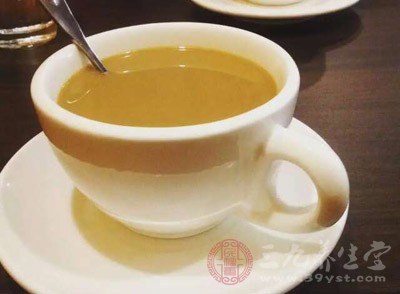 飲用過(guò)量的咖啡對(duì)正常人有致癌的危險(xiǎn)