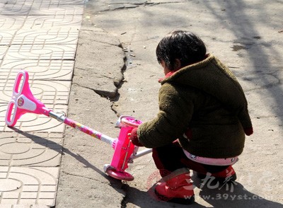 特别是幼儿园和小学中的儿童为主要免疫对象