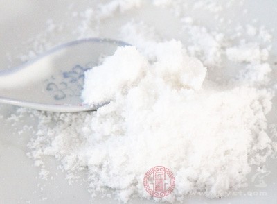 以及含味精多的食品會(huì)害你偏頭痛，日常生活中好盡量少吃些