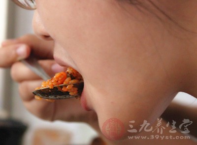 想要胃舒服、消化好，吃飯一定要細(xì)嚼慢咽