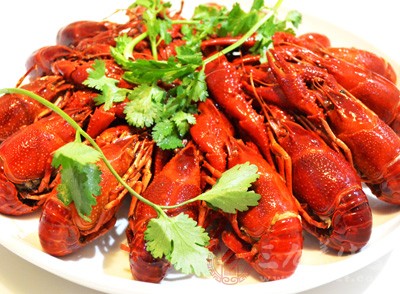 南京熟食龙虾为何早产 吃龙虾要谨慎 - 民福康