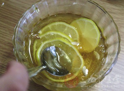 蜂蜜富含维生素、氨基酸和多种微量元素