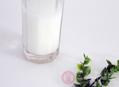 建议早餐摄取蛋白质为主 建议早餐摄取蛋白质为主