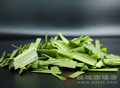 韭菜中含有一种叫植物性芳香挥油的成份