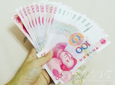 按照最近几年的规定,类似事件最低赔偿金额为1000元 按照最近几年的规定,类似事件最低赔偿金额为1000元