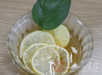 柠檬片泡水的功效 它可以和什么一起泡水