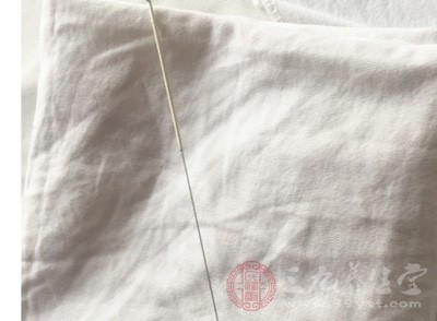 养生大师发功治疗幼儿脑积水 20多天越治越严